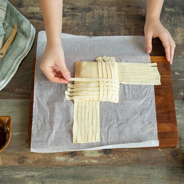 Hojaldre relleno de crema franchipana