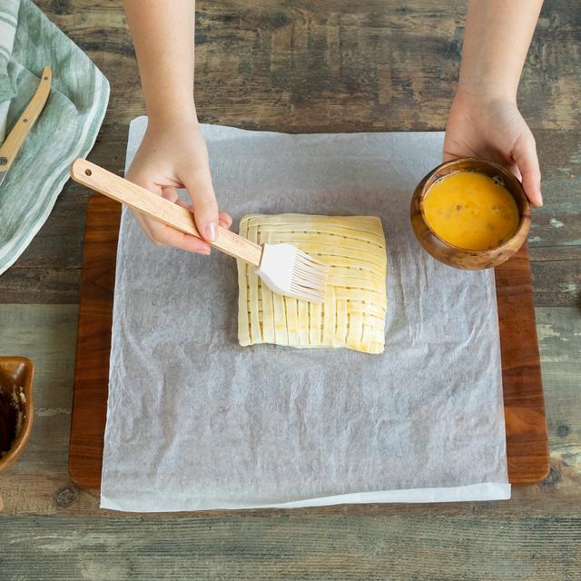 Hojaldre relleno de crema franchipana