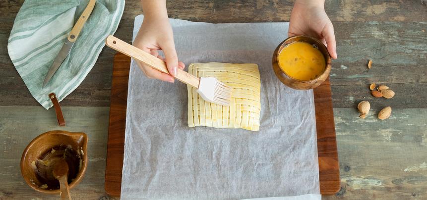 Hojaldre relleno de crema franchipana