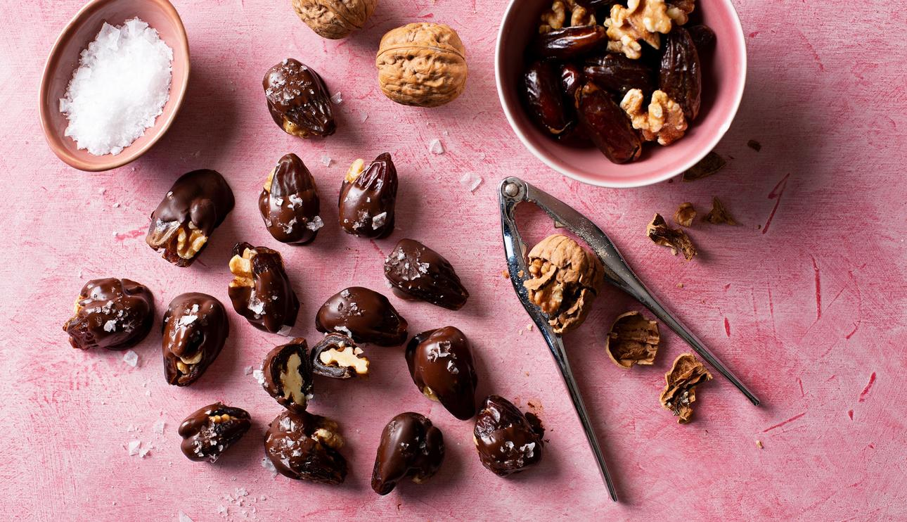 Dátiles con frutos secos y chocolate con Thermomix®(TM6, TM5, TM31)