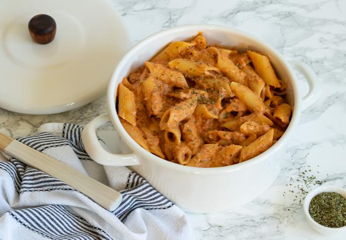 Pasta con salsa de atún cremosa