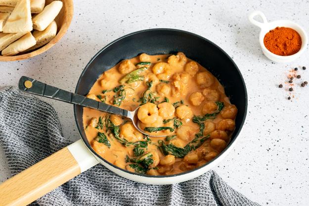 Gambas cremosas con espinacas