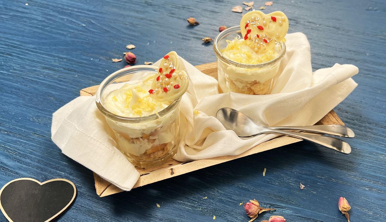 Tiramisú de limón en vaso