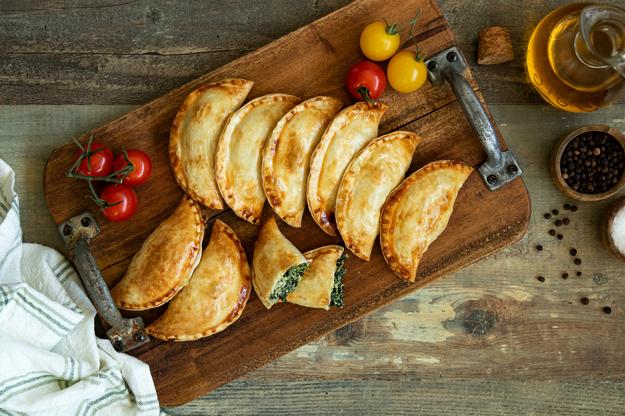 Empanadillas de espinacas y ricotta con parmesano