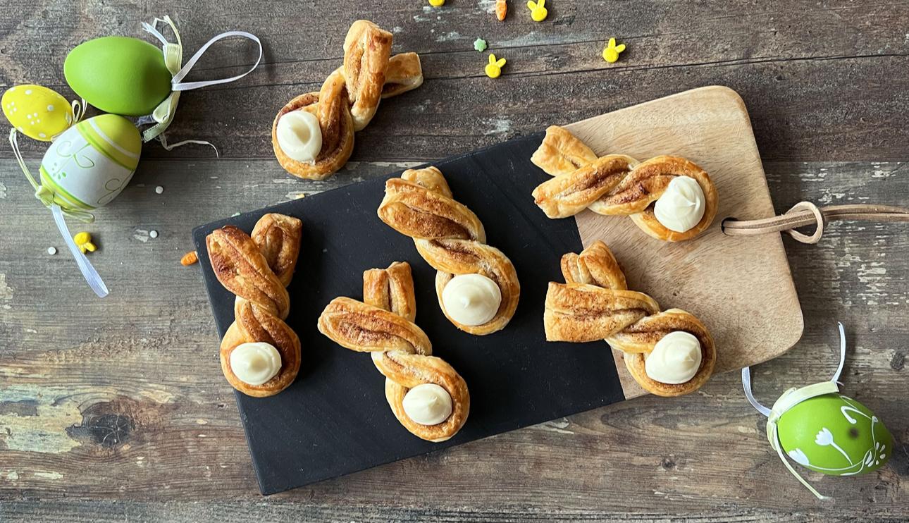 Conejitos de rollitos de canela con hojaldre