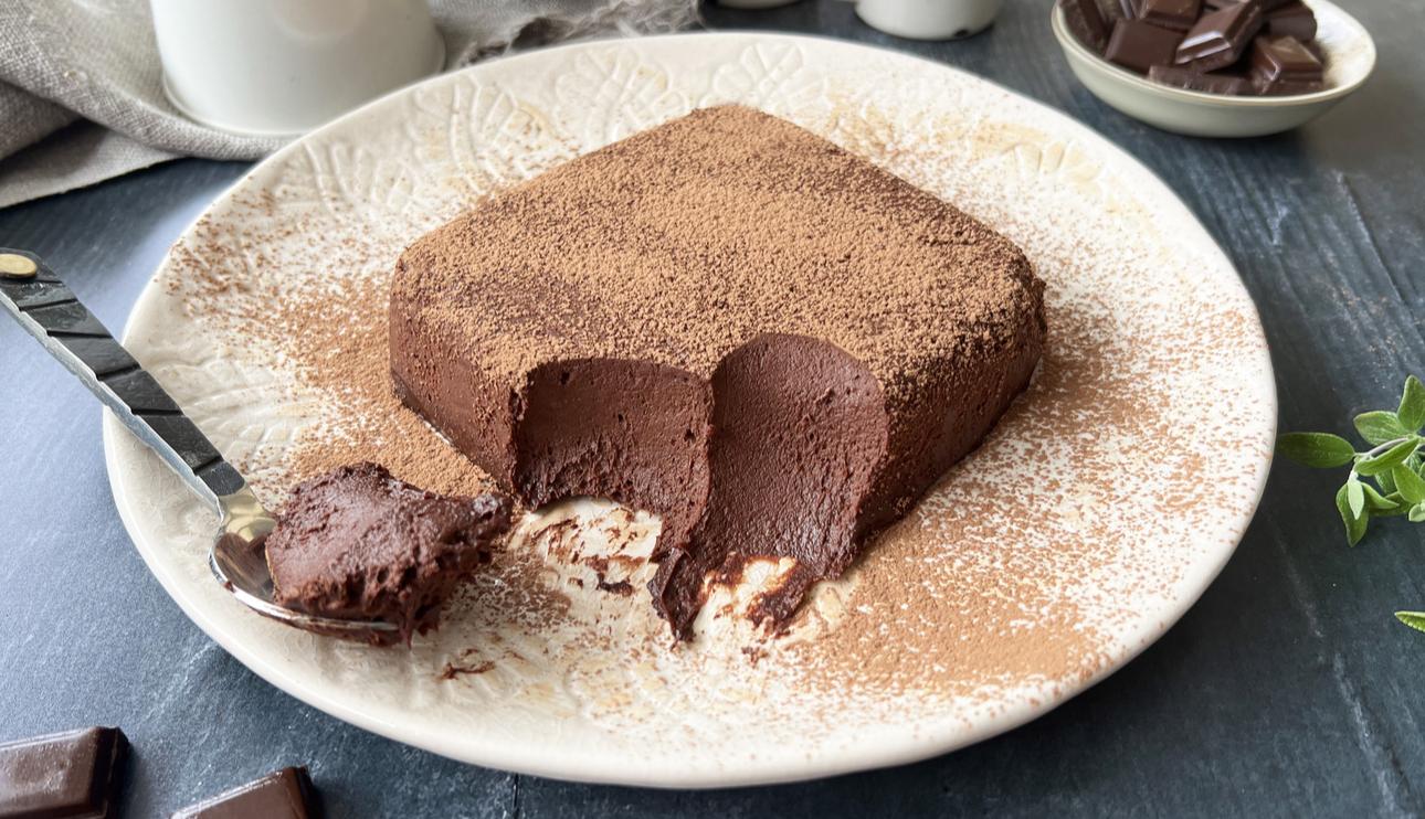 Tarta de chocolate negro 70% con dos ingredientes