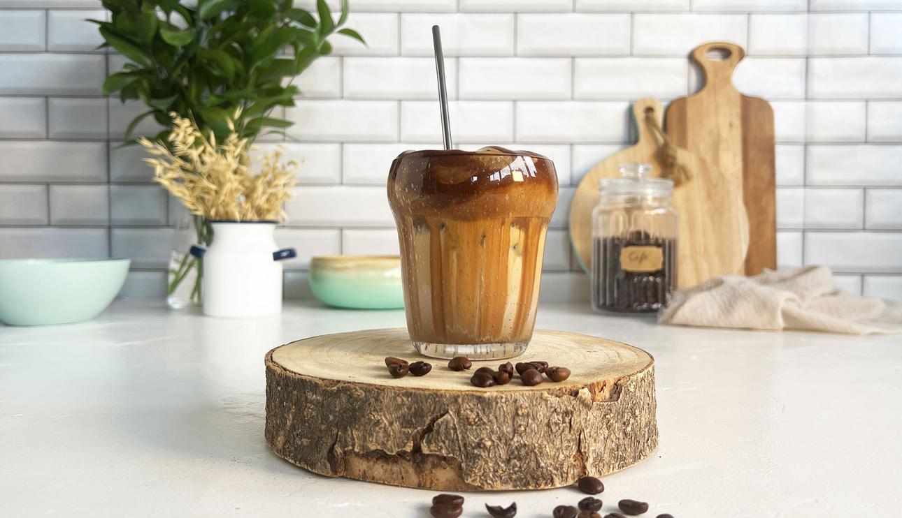 Café dalgona con leche condensada