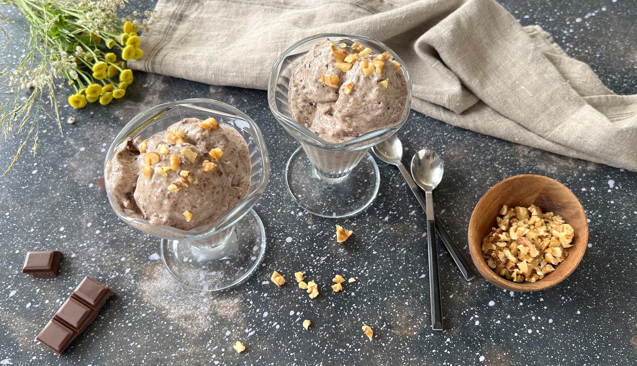 Helado de plátano con chocolate
