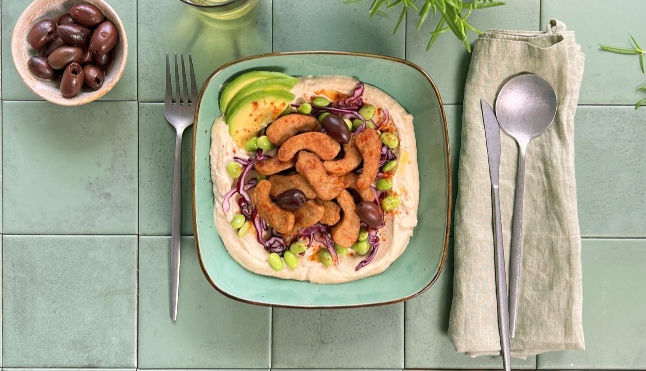 Bocaditos sobre base de hummus