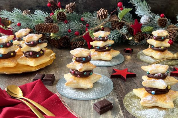 Arbolitos de hojaldre con crema de chocolate
