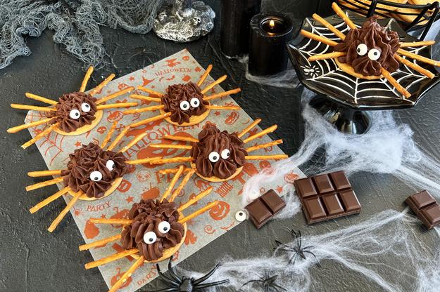 Arañas de chocolate y galletas