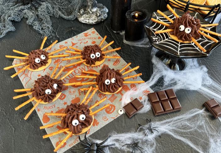 Arañas de chocolate y galletas