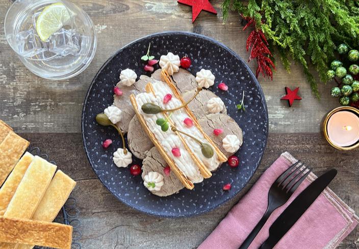 Hojaldre con mousse de Vitello Tonnato