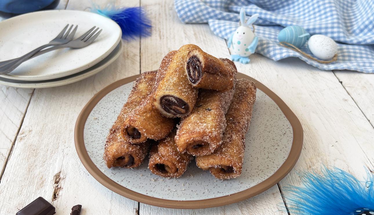 Rollos de torrijas con chocolate