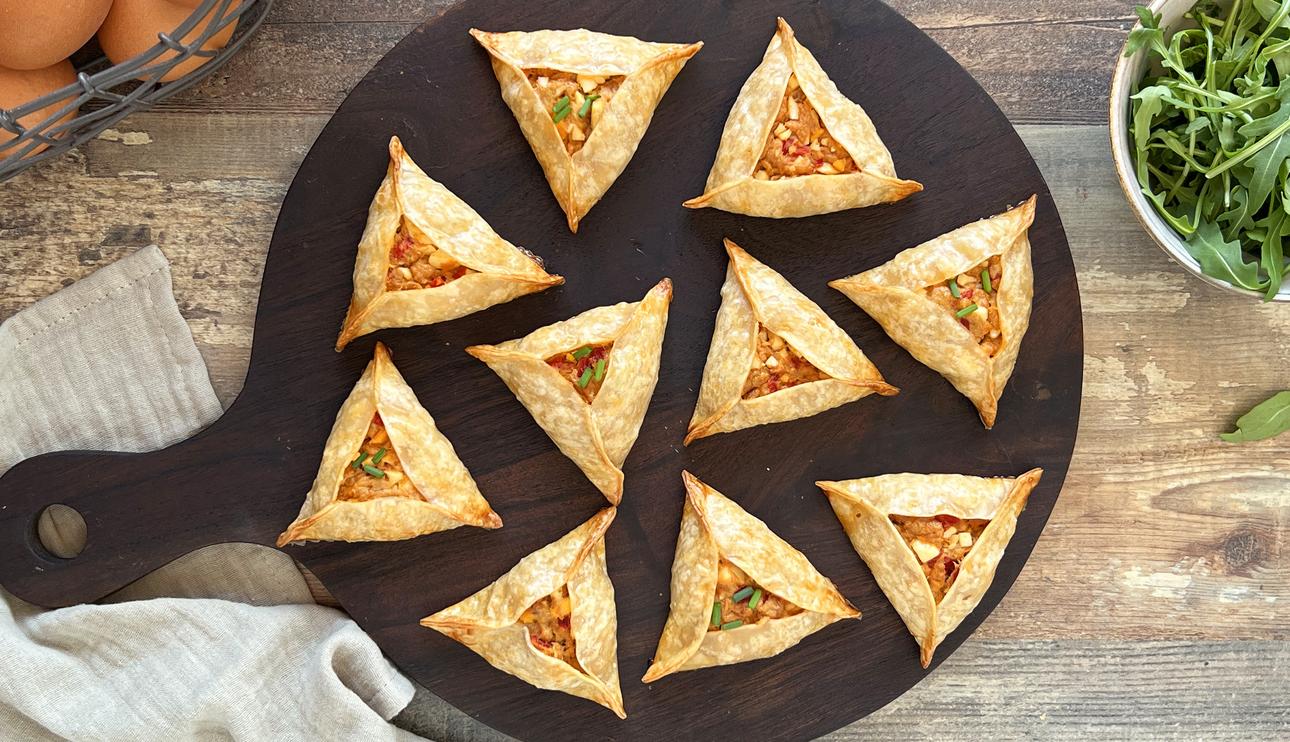 Triángulos de atún con masa de empanadillas