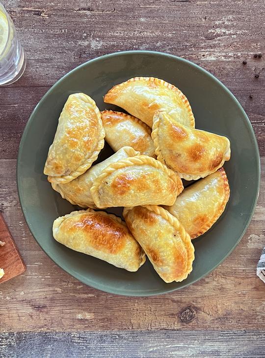 Empanadas de carne (estilo argentino)