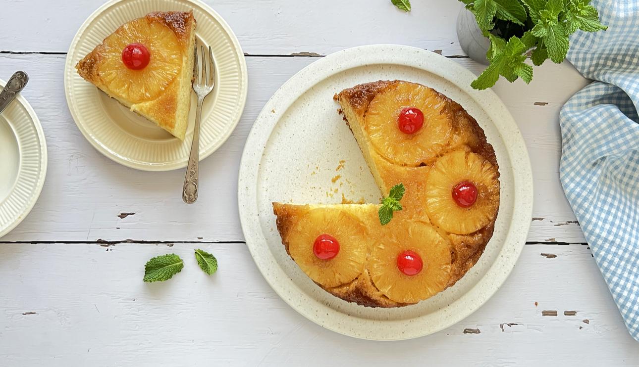 Pastel de piña invertida en freidora de aire