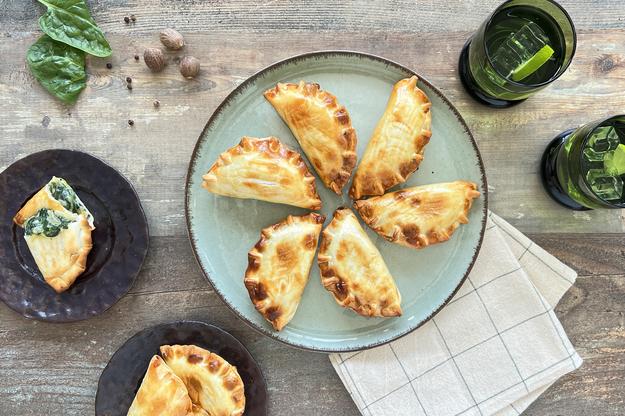 Empanadas de espinacas y parmesano