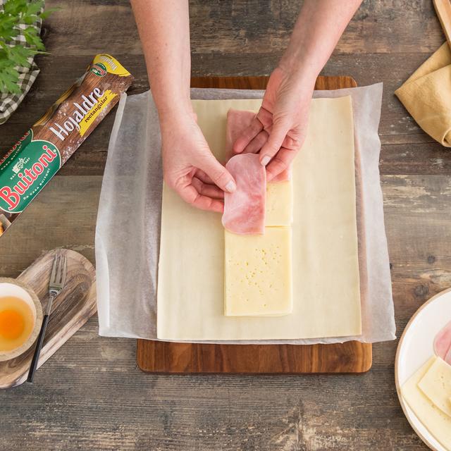 Trenza de hojaldre de jamón y queso