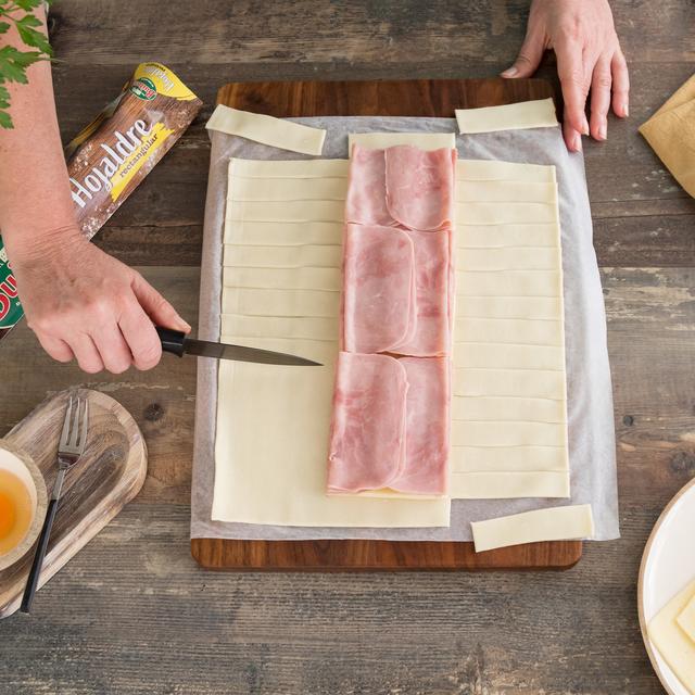 Trenza de hojaldre de jamón y queso