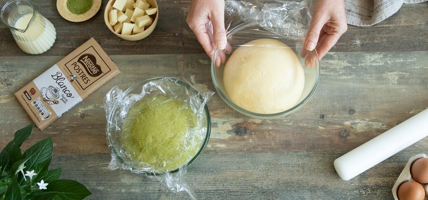 Brioche de chocolate blanco y té matcha