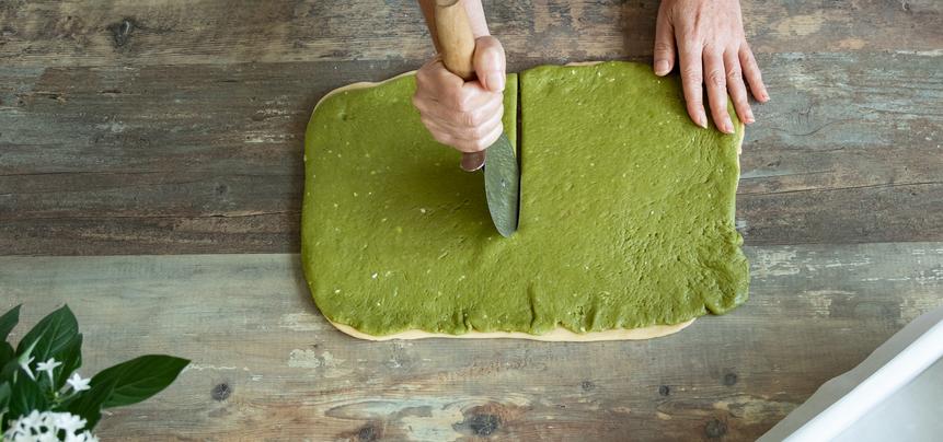 Brioche de chocolate blanco y té matcha