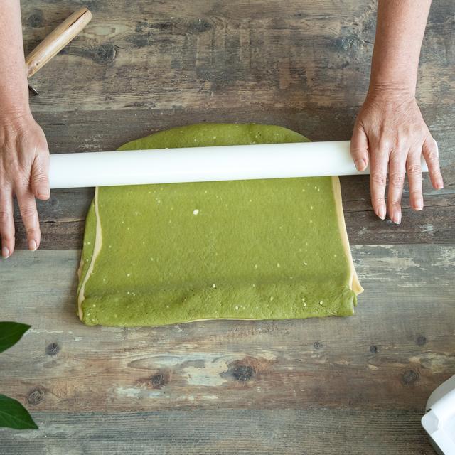 Brioche de chocolate blanco y té matcha