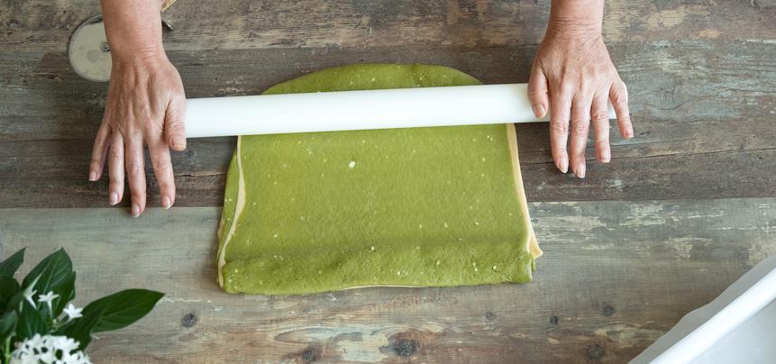 Brioche de chocolate blanco y té matcha