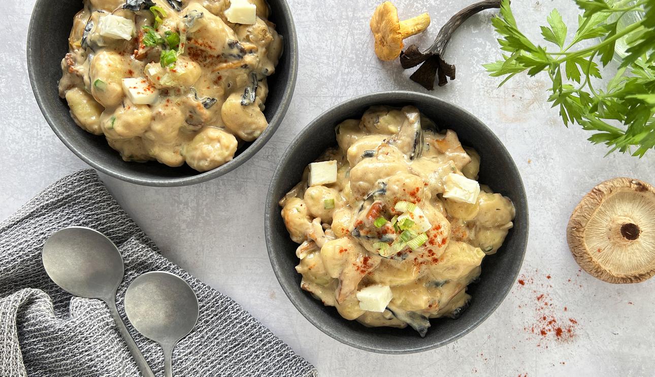 Gnocchi con setas y gorgonzola