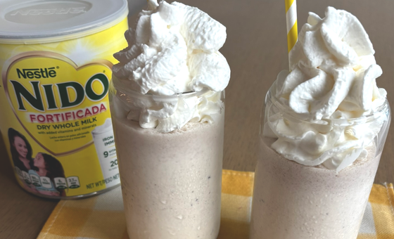 Batido con chispas de chocolate NIDO x Nestlé Toll House