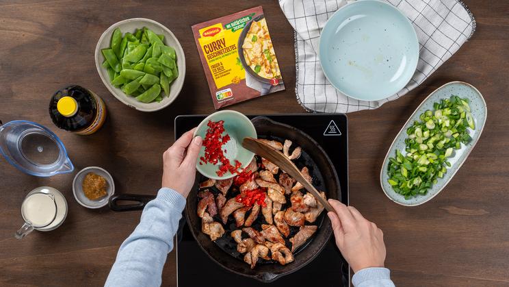 Curry-Geschnetzeltes mit süßem Senf