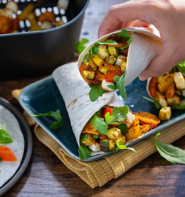 Vegetarische Gemüse-Wraps mit Halloumi im Airfryer