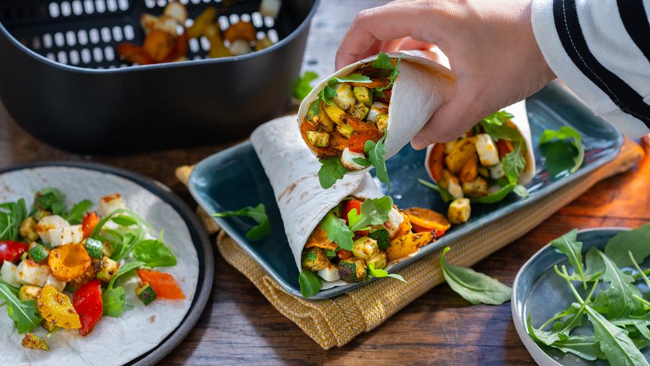 Vegetarische Gemüse-Wraps mit Halloumi im Airfryer