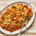 Asiatische Gemüse-Nudelpfanne mit Tofu