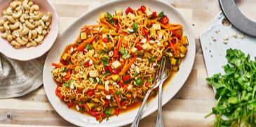 Asiatische Gemüse-Nudelpfanne mit Tofu