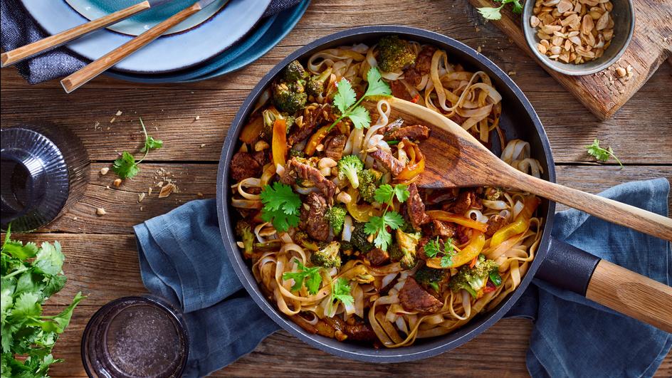 Teriyaki Reisnudeln mit Rindfleisch & Brokkoli