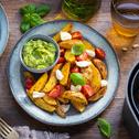 Knusprige Kartoffeln in der Heißluftfritteuse mit Avocado-Pesto