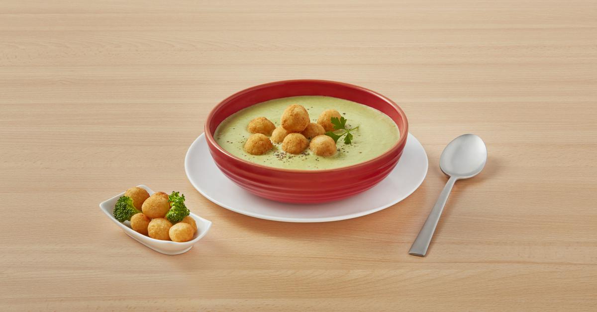 Crema de brócoli con bolas de patata