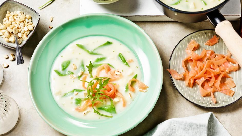 Spargelcremesuppe mit Rucola