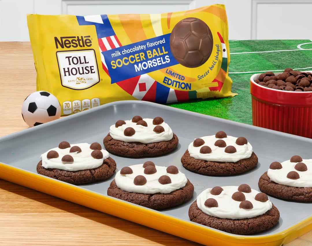 Galletas con forma de balón de fútbol de Toll House