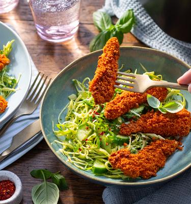 Chicken Nuggets im Airfryer mit Green Goddess Salat