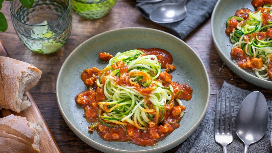 Zoodles mit Tofu Bolognese