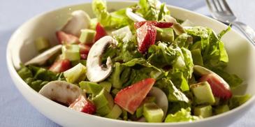 Romana-Erdbeer-Salat mit Avocado