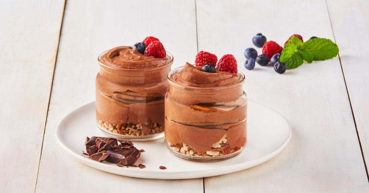 Chocolate Walnut Dessert with NESTLÉ® Media Crema, LA LECHERA® Sweetened Condensed Milk, rich chocolate, and walnuts.