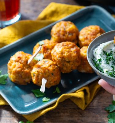 Kartoffel-Halloumi-Bällchen im Airfryer