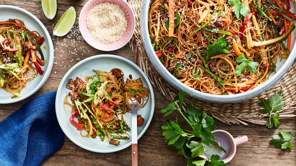 Glasnudelsalat mit Hackfleisch