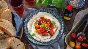 Whipped Feta mit Würze-Tomaten