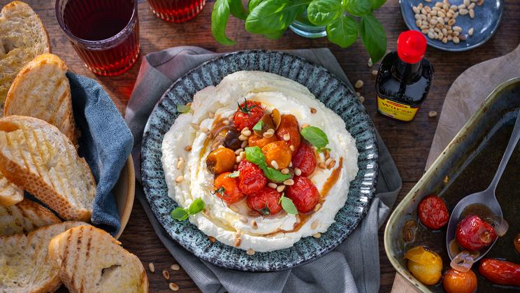 Whipped Feta mit Würze-Tomaten