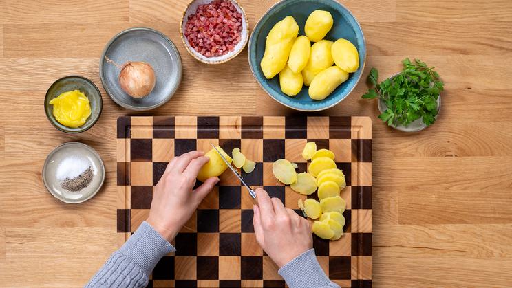 Bratkartoffeln mit Speck und Zwiebeln