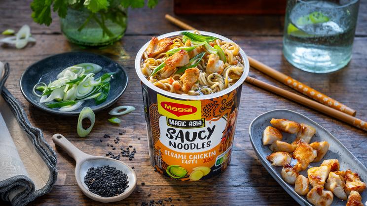 Saucy Noodles Sesame Chicken Taste mit Hähnchen